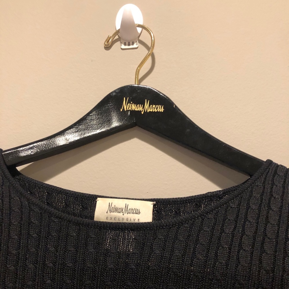 Nieman Marcus Medium 100% silk sweater shirt black